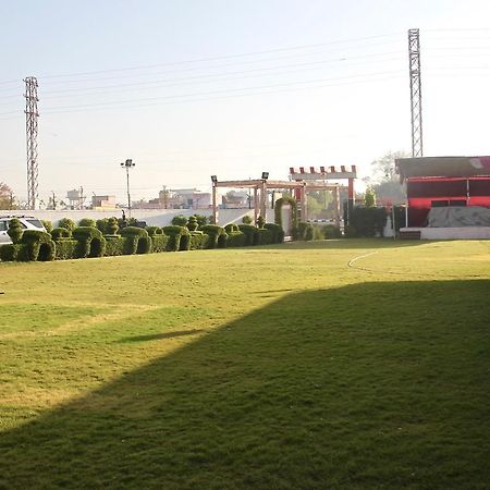 Vinayak Palace Hotel Mathura Luaran gambar