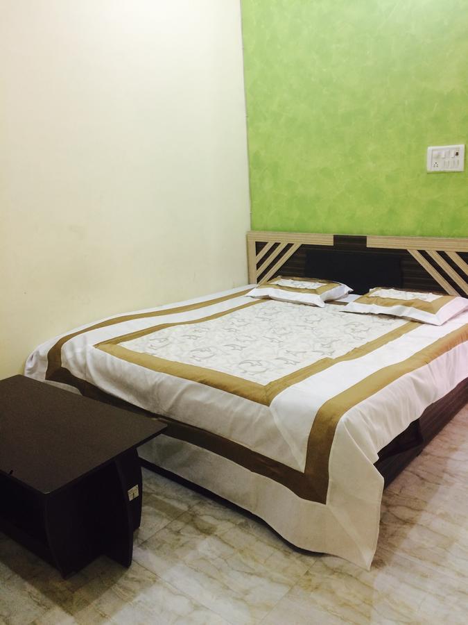 Vinayak Palace Hotel Mathura Luaran gambar
