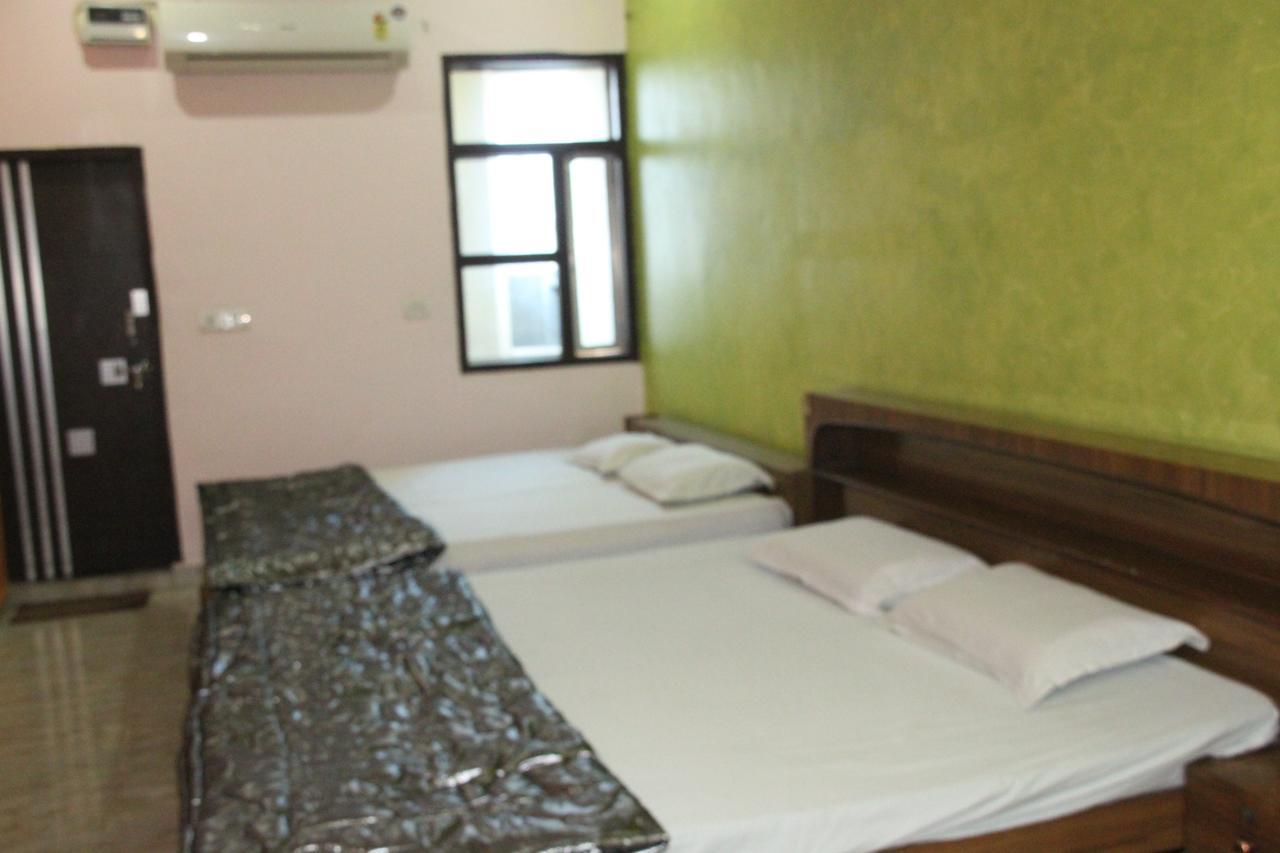Vinayak Palace Hotel Mathura Luaran gambar