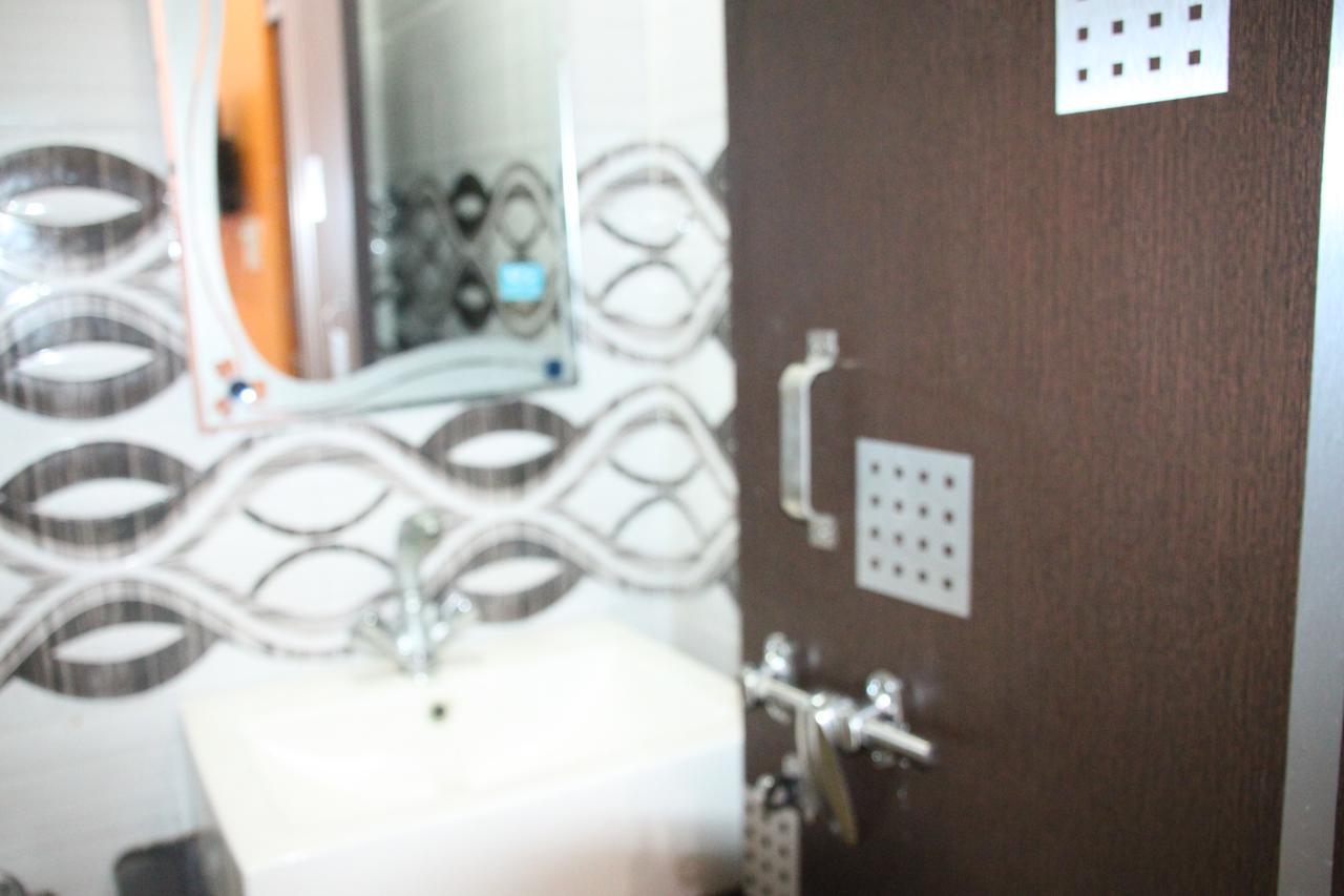 Vinayak Palace Hotel Mathura Luaran gambar